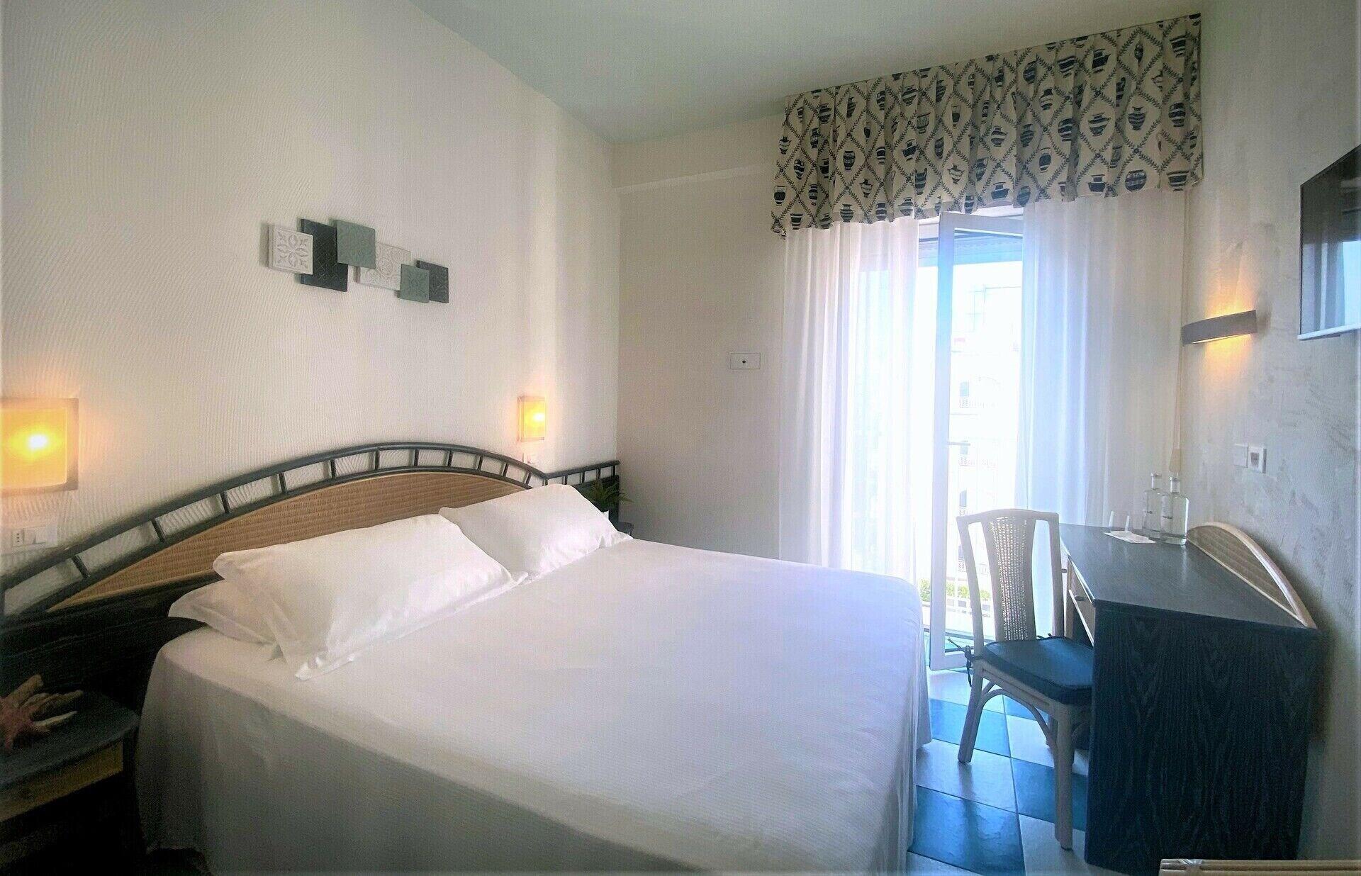 Luxor Beach Boutique Hotel Cattolica Exterior photo