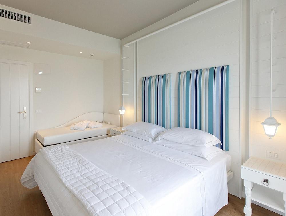 Luxor Beach Boutique Hotel Cattolica Exterior photo