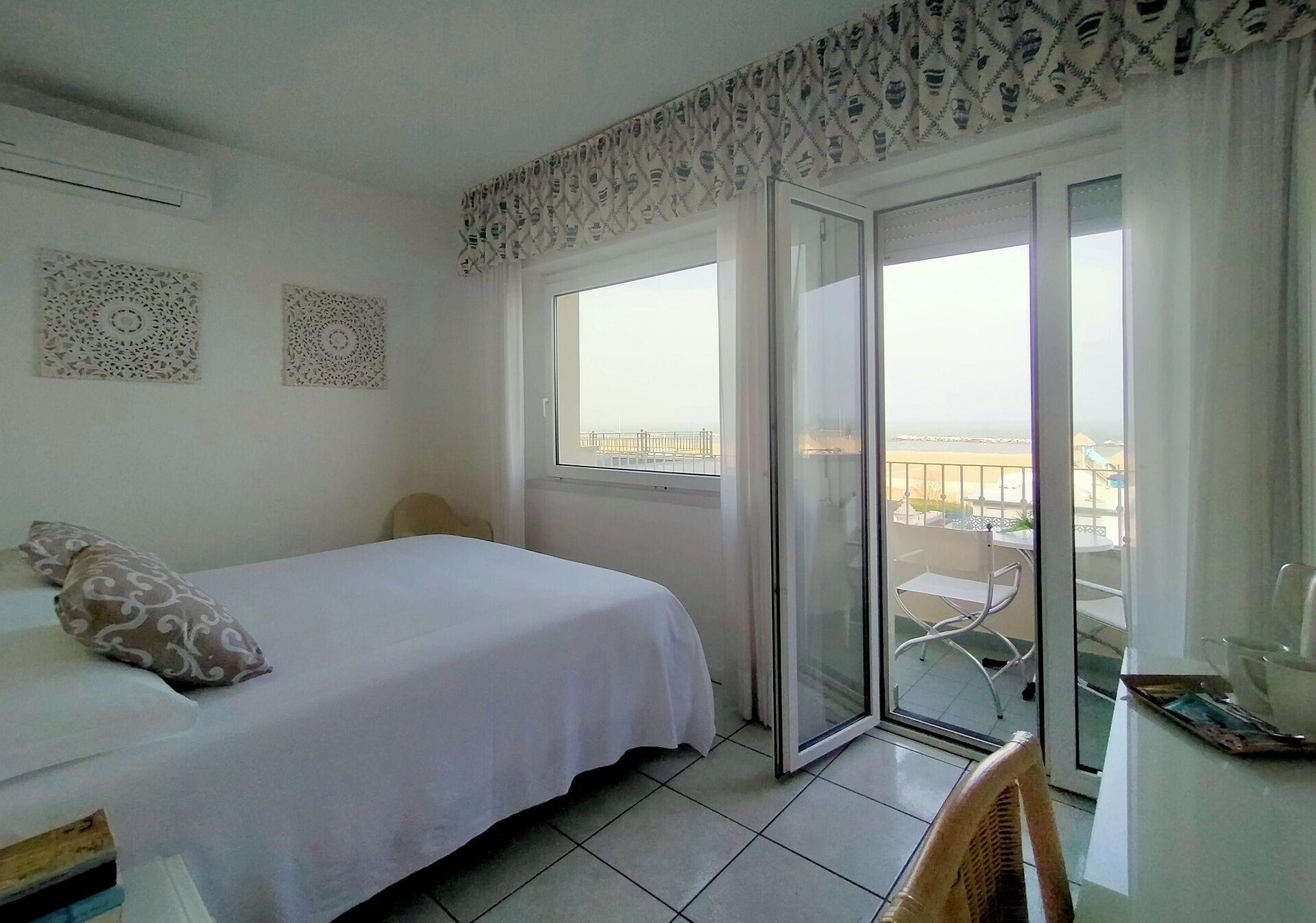 Luxor Beach Boutique Hotel Cattolica Exterior photo