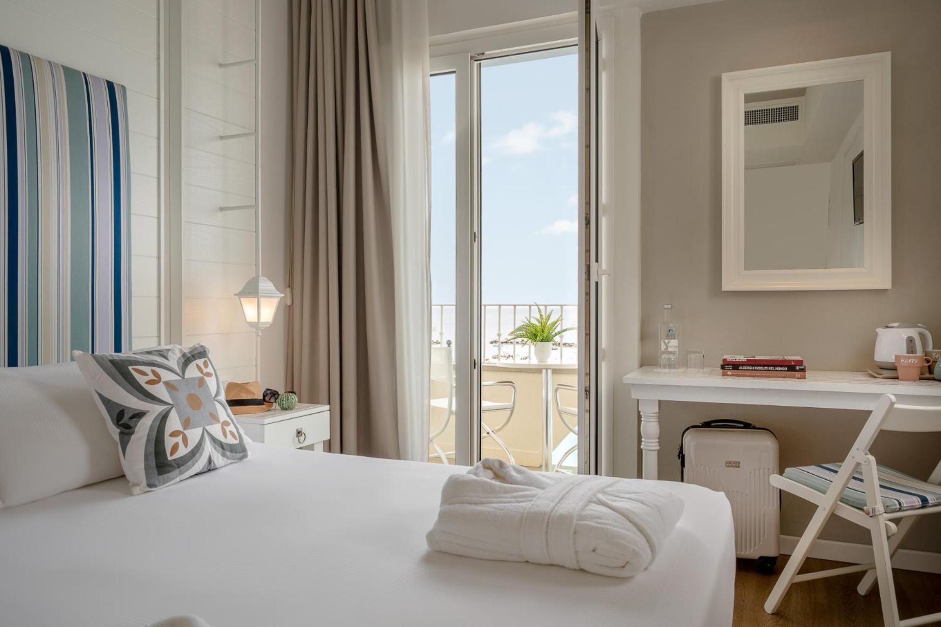 Luxor Beach Boutique Hotel Cattolica Exterior photo